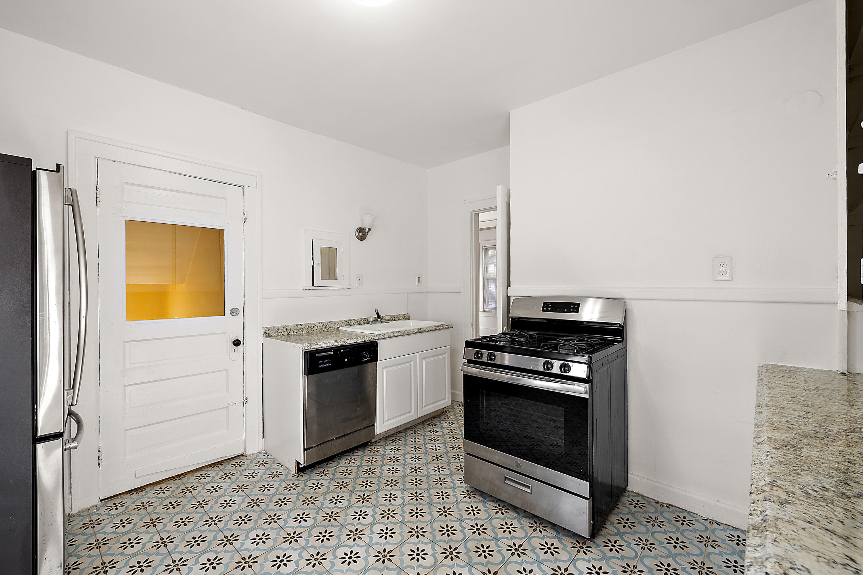 1665 Atkinson Street Detroit, MI 48206 - Photo 54 of 80 101-1667 Atkinson-37