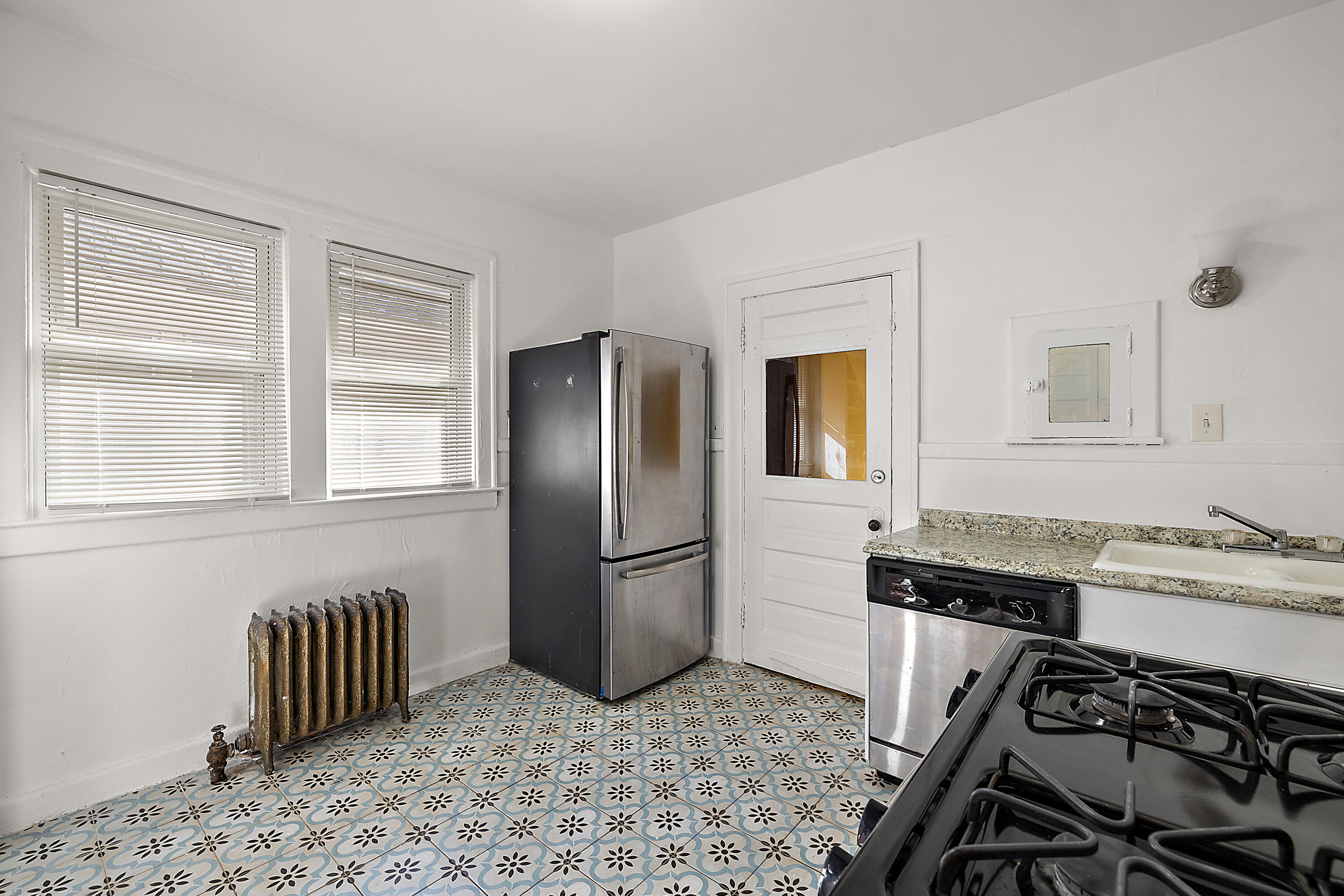 1665 Atkinson Street Detroit, MI 48206 - Photo 57 of 80 104-1667 Atkinson-40