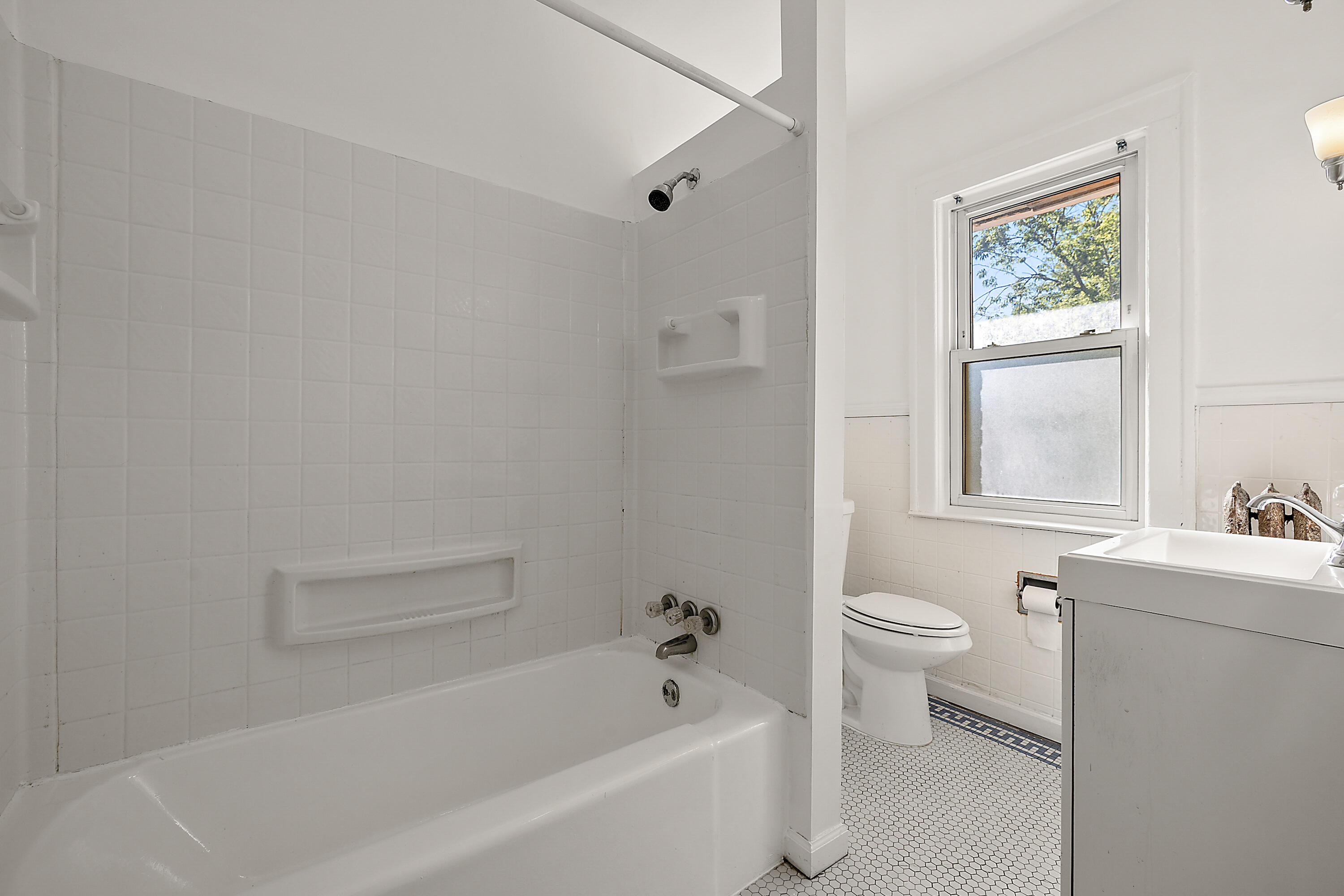 1665 Atkinson Street Detroit, MI 48206 - Photo 60 of 80 107-1667 Atkinson-43