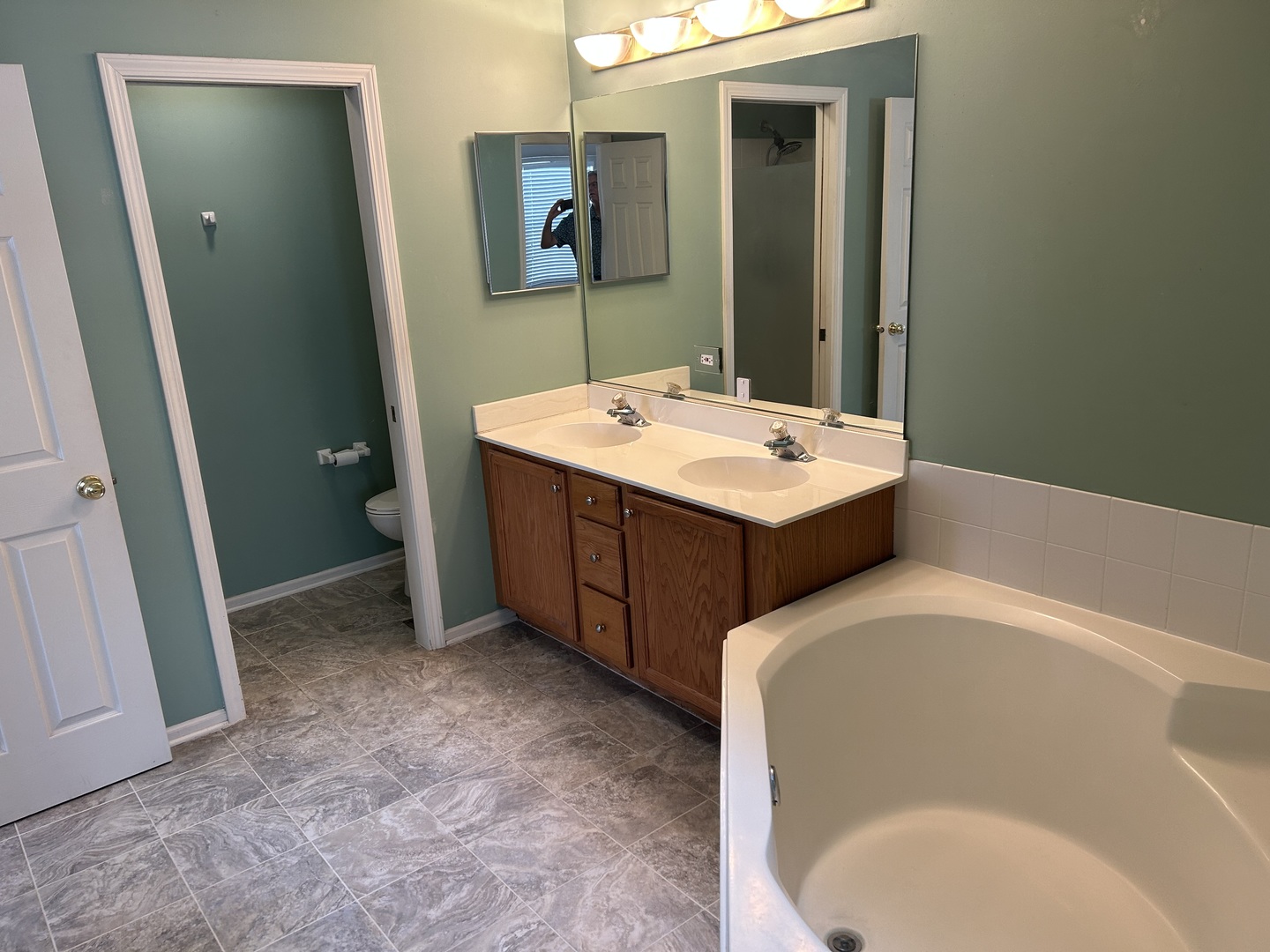 671 Pheasant Trail St. Charles, IL 60174 - Photo 7 of 10