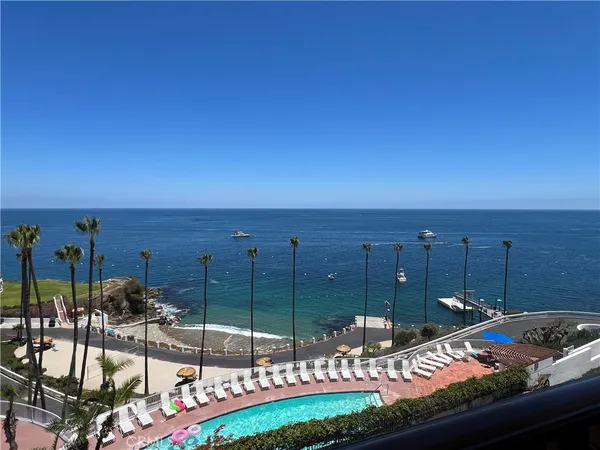 $1,200,000 | 53 Camino De Flores, Avalon, CA 90704