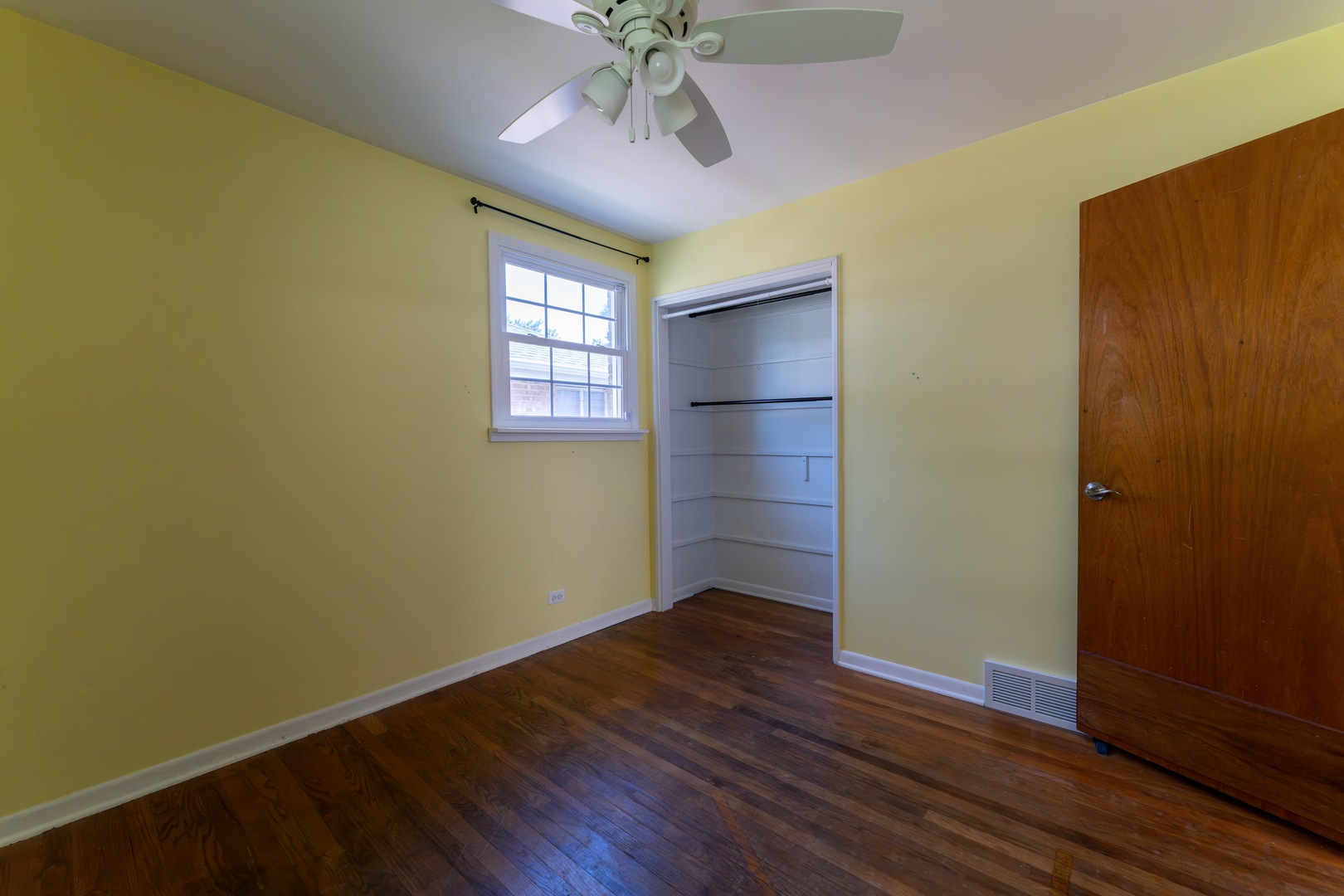 425 South Clarendon Avenue Addison, IL 60101 - Photo 18 of 31