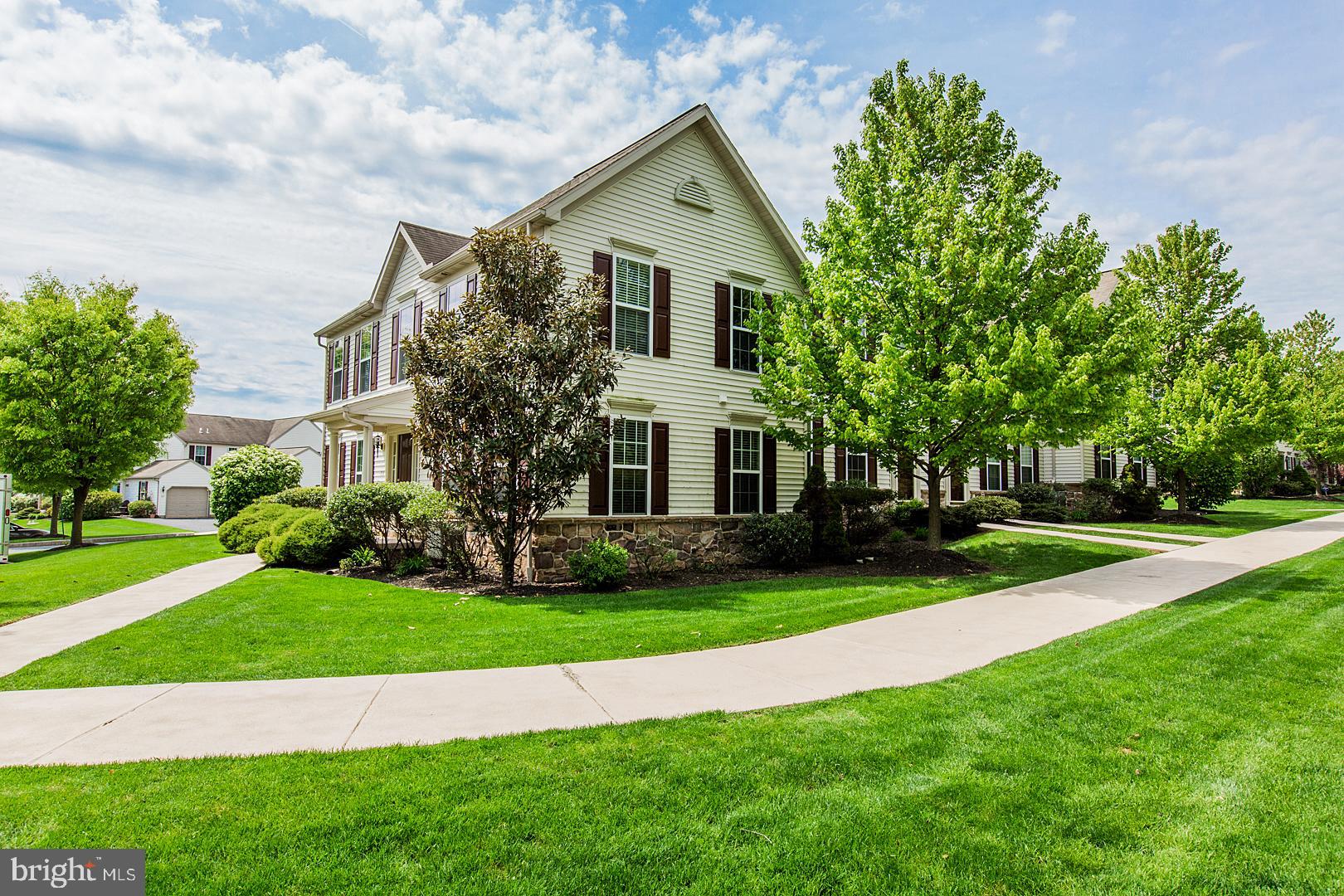 726 East Newport Road Lititz, PA 17543 - Photo 3 of 44