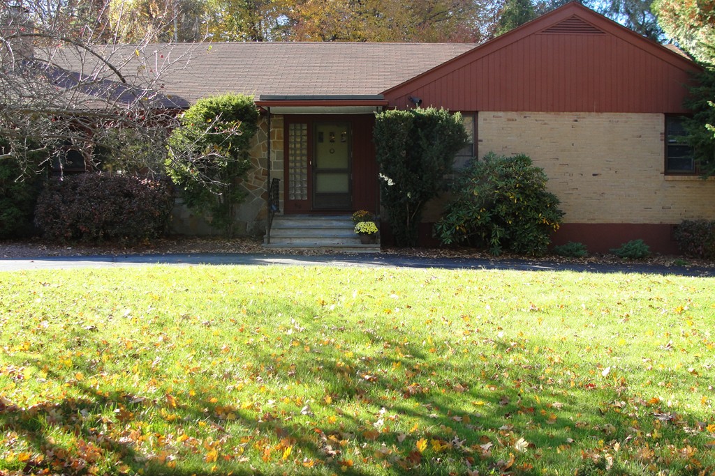 65 Kinnicutt Road Worcester, MA 01602 - Photo 1 of 25 Gallery Image 1