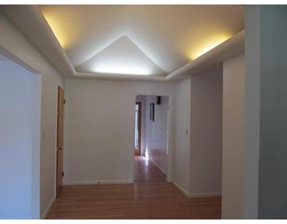 65 Kinnicutt Road Worcester, MA 01602 - Photo 3 of 25 Gallery Image 3