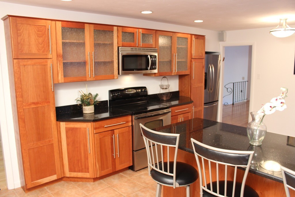 65 Kinnicutt Road Worcester, MA 01602 - Photo 4 of 25 Gallery Image 4