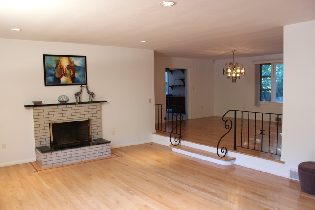 65 Kinnicutt Road Worcester, MA 01602 - Photo 9 of 25 Gallery Image 9