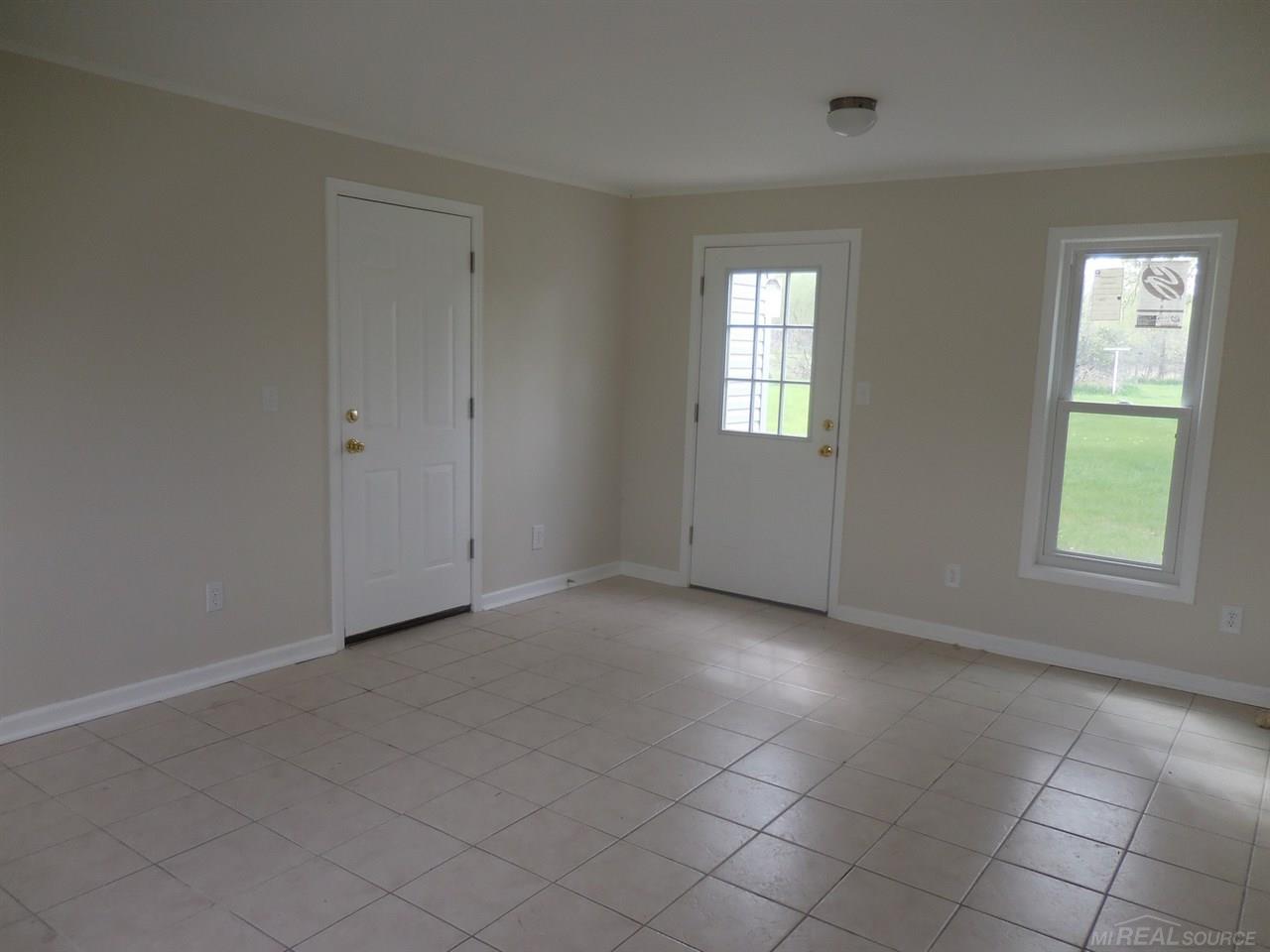 1389 North Maple Leaf Road Lapeer, MI 48446 - Photo 9 of 12