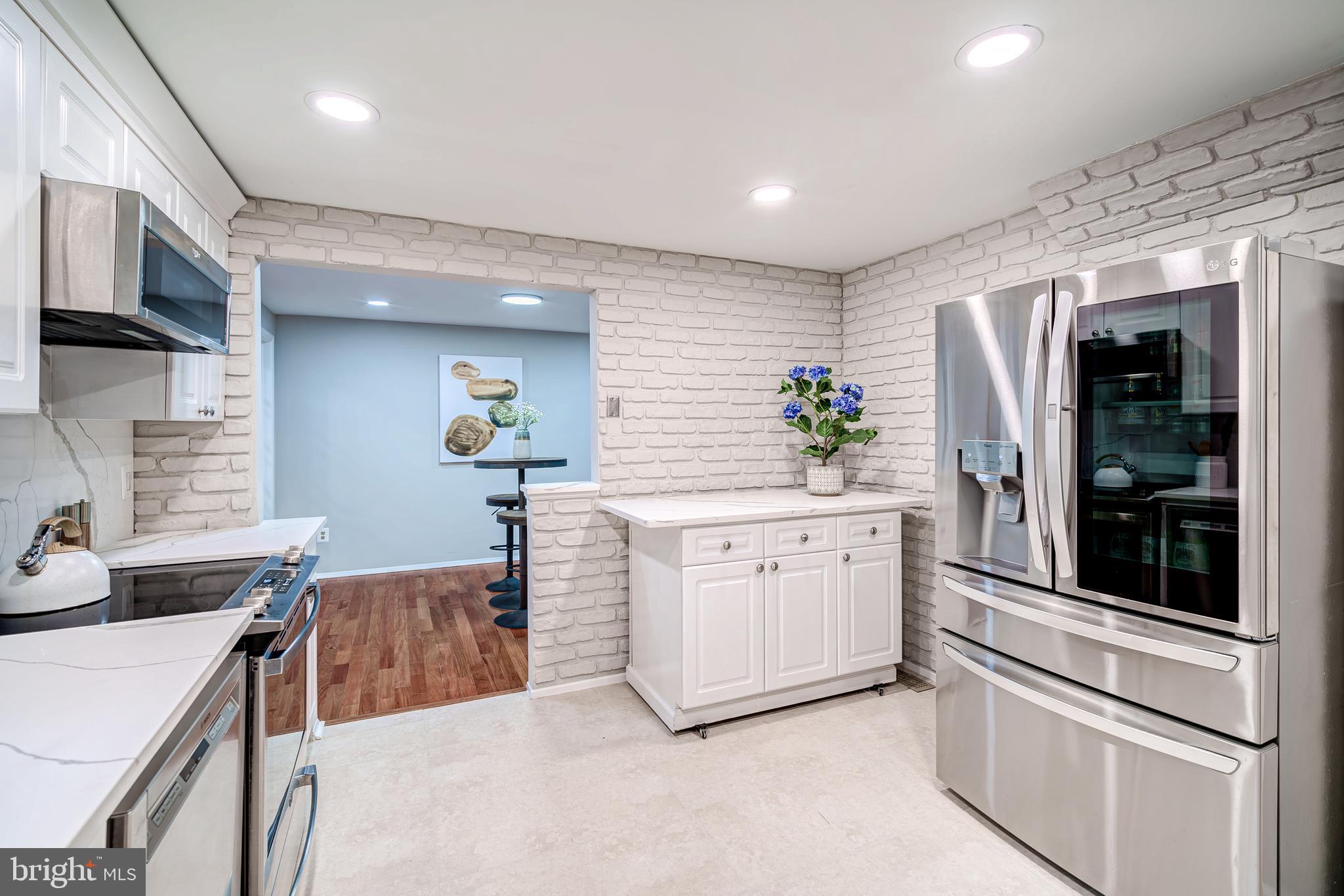 1107 Clarke Street Herndon, VA 20170 - Photo 18 of 44 Kitchen