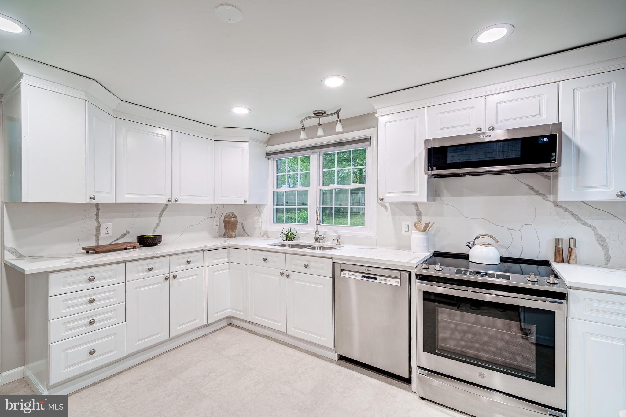 1107 Clarke Street Herndon, VA 20170 - Photo 20 of 44