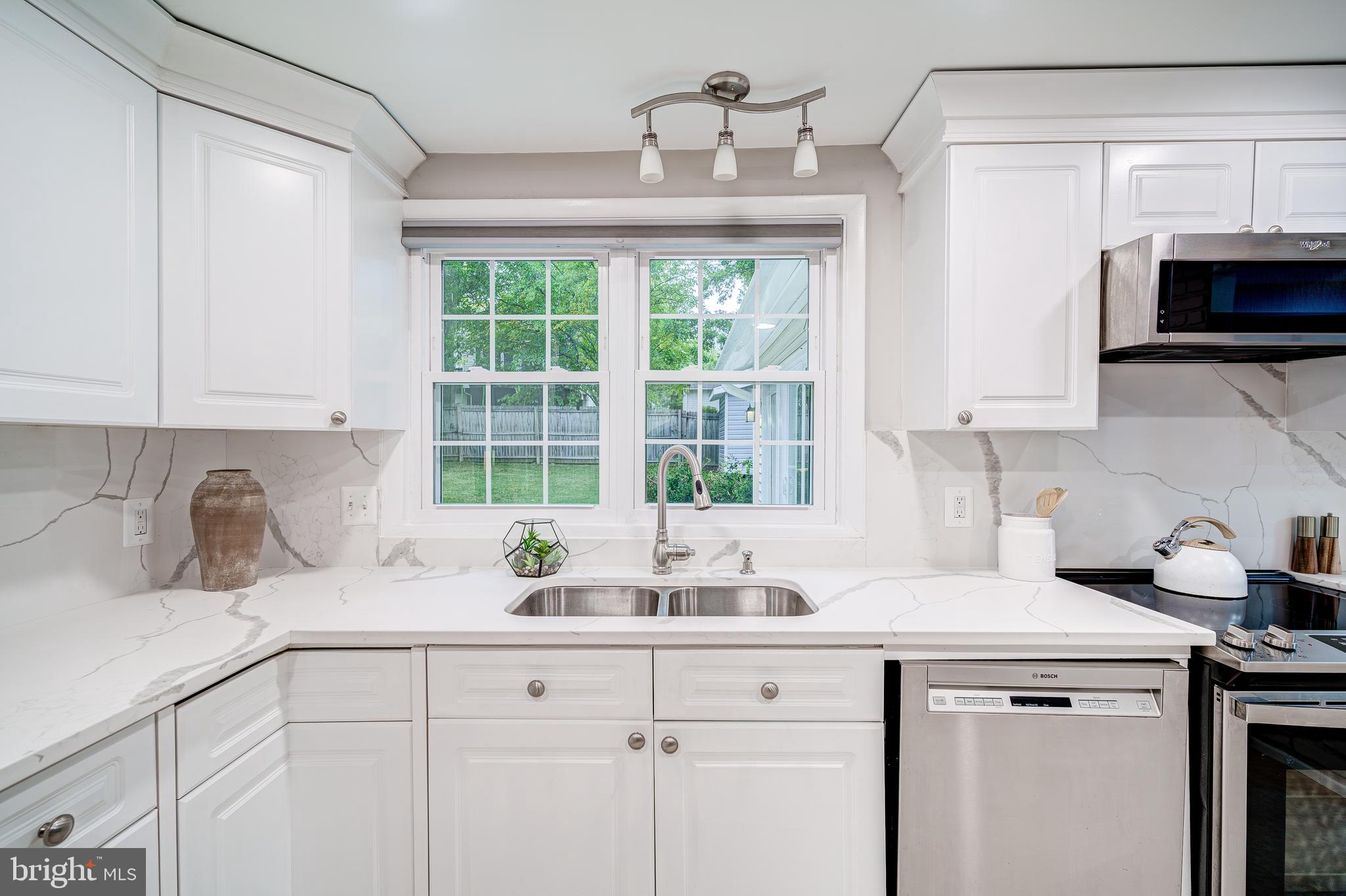 1107 Clarke Street Herndon, VA 20170 - Photo 21 of 44