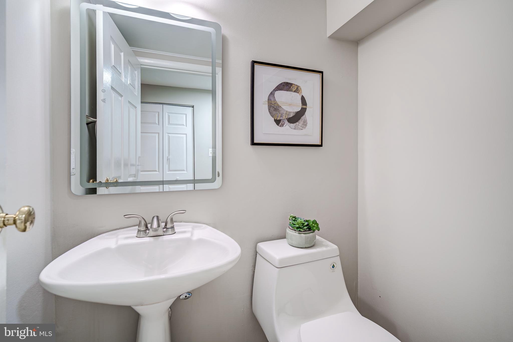 1107 Clarke Street Herndon, VA 20170 - Photo 26 of 44