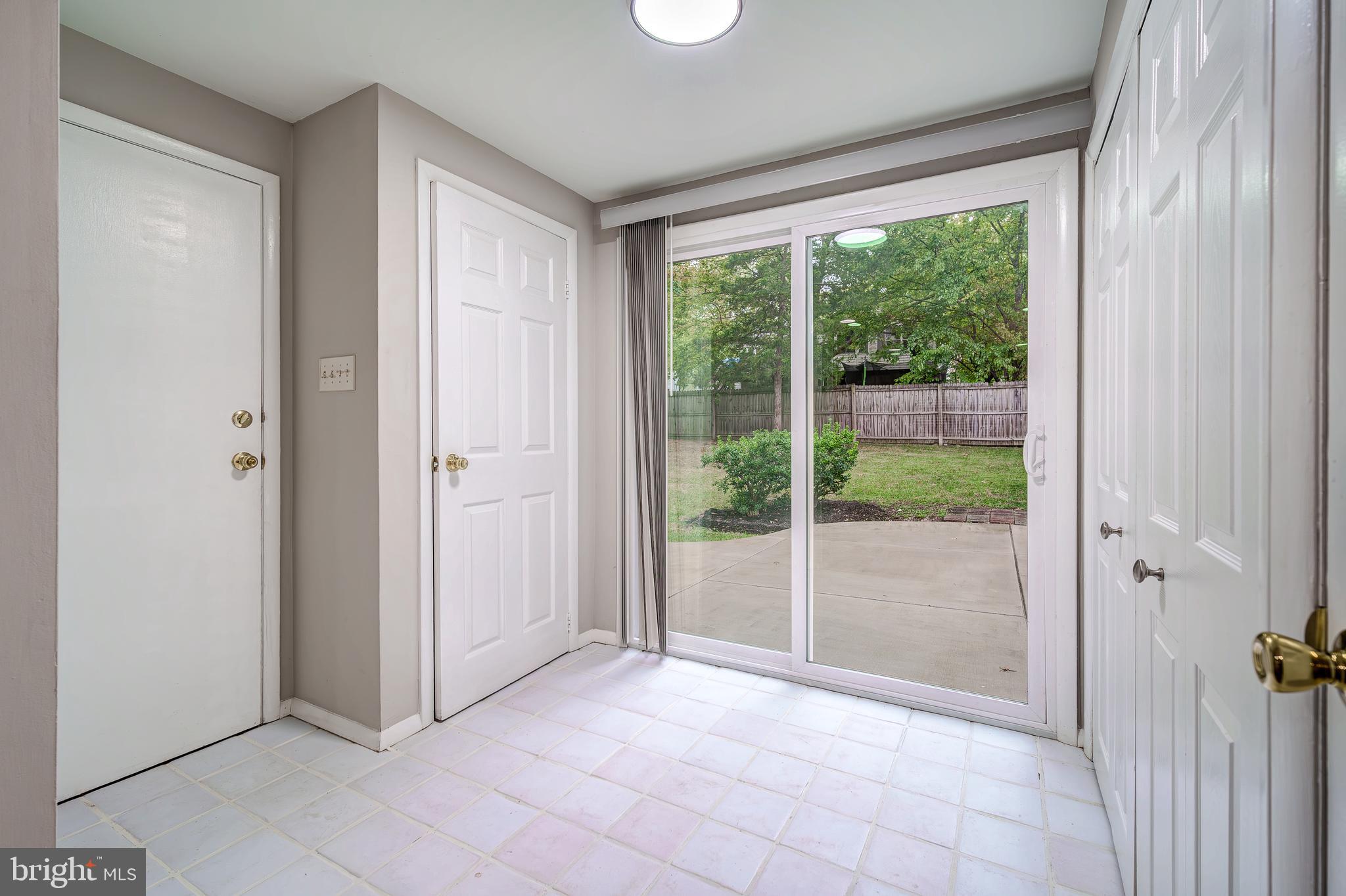 1107 Clarke Street Herndon, VA 20170 - Photo 28 of 44