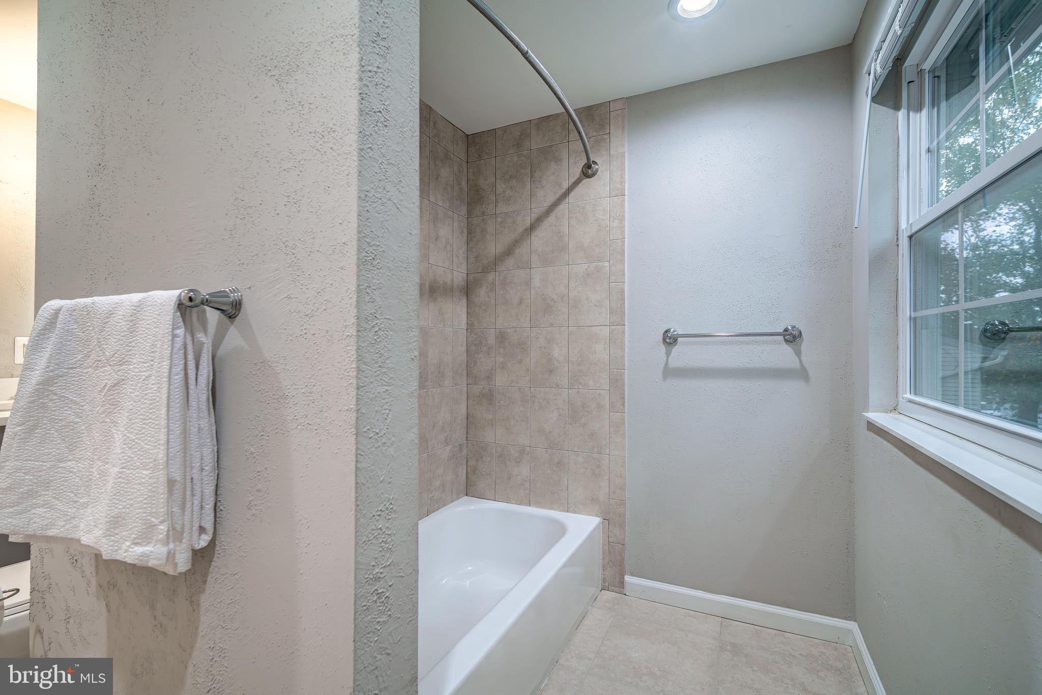 1107 Clarke Street Herndon, VA 20170 - Photo 40 of 44