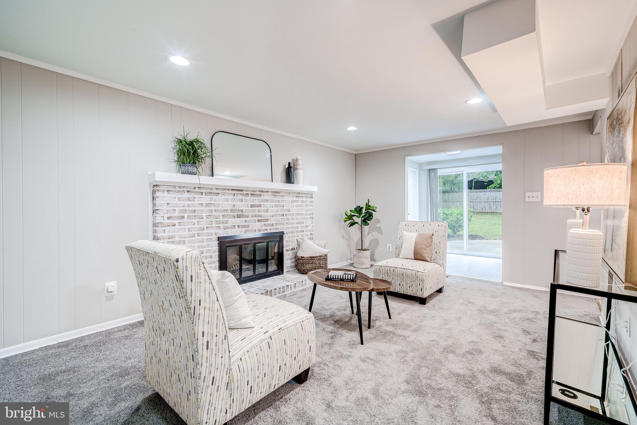 1107 Clarke Street Herndon, VA 20170 - Photo 4 of 44 Cozy Family Room