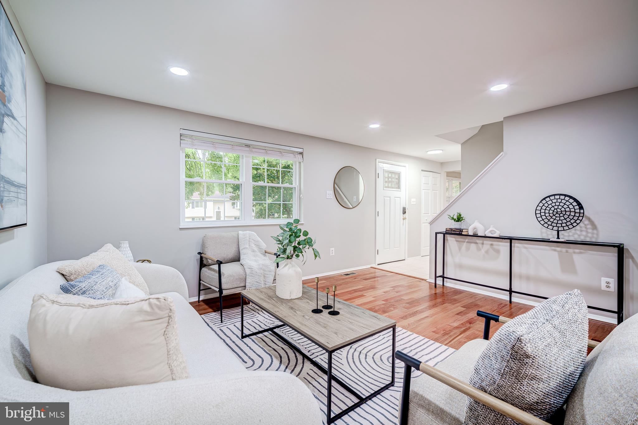 1107 Clarke Street Herndon, VA 20170 - Photo 7 of 44 Living Room