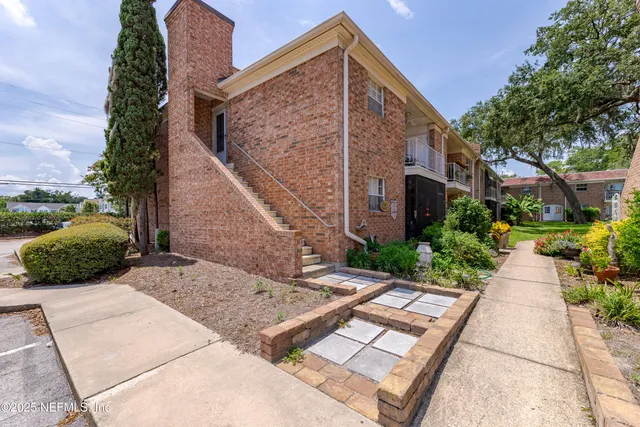 $119,500 | 5201 Atlantic Boulevard, Unit 104, Jacksonville, FL 32207