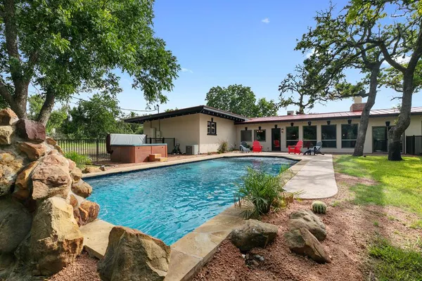 $1,550,555 | 48 Kneese Road, Fredericksburg, TX 78624