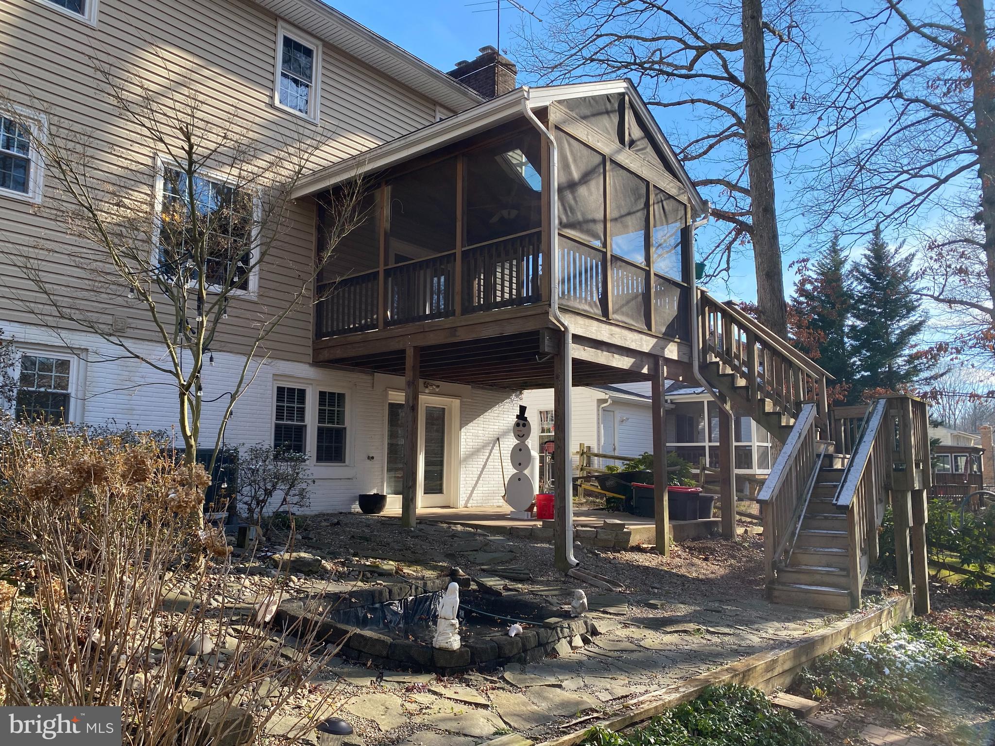 8012 Diving Cliff Lane Springfield, VA 22153 - Photo 25 of 29 Rear View