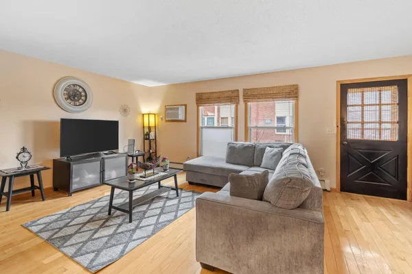 $190,000 | 2130 14th Street Northwest, Unit 2, New Brighton, MN 55112