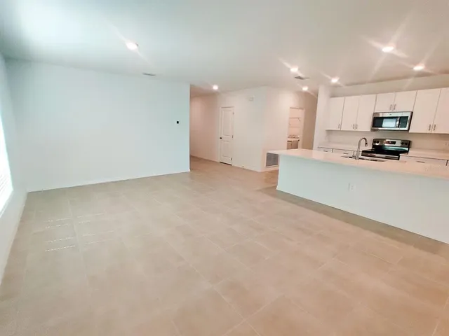 $2,300 | 3917 Southern Vista Loop, St. Cloud, FL 34772