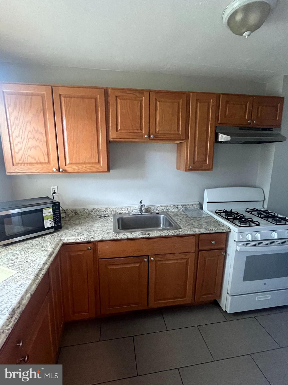 1127 South Merrimac Road Camden, NJ 08104 - Photo 4 of 13