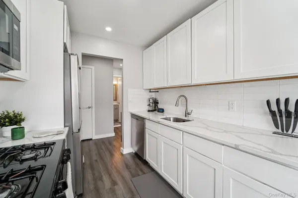 $319,000 | 103 Doxbury Lane, Suffern, NY 10901