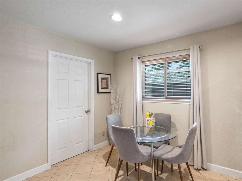 3750 Ridgeoak Way Farmers Branch, TX 75244 - Photo 15 of 36