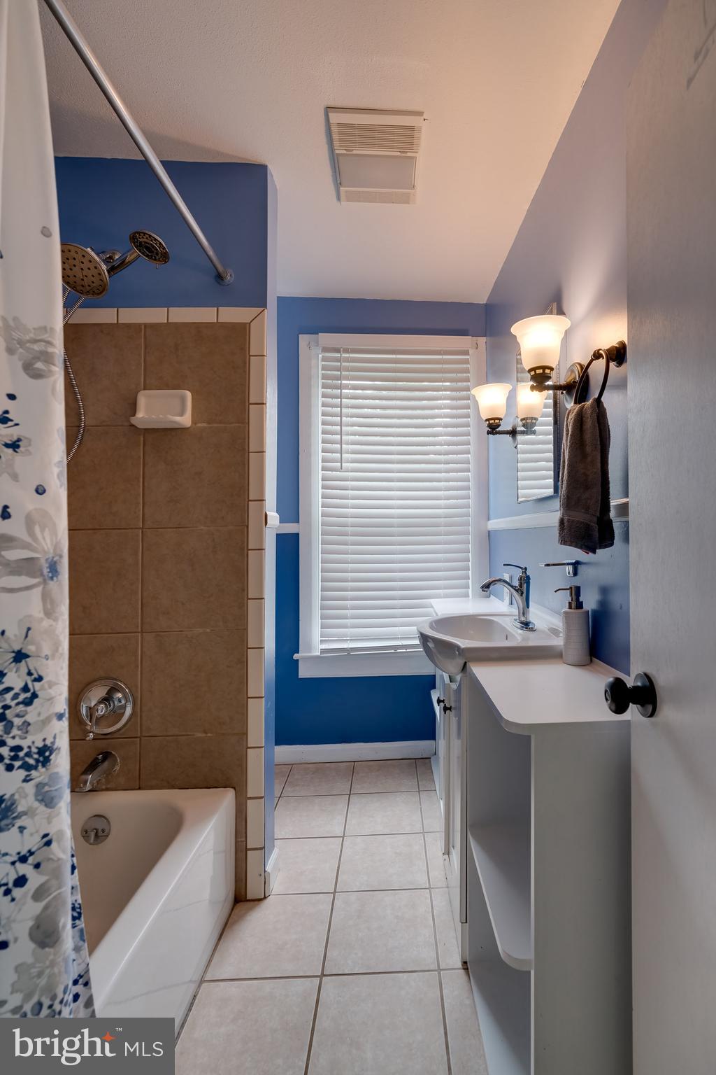 3085 Lewisberry Road York, PA 17404 - Photo 17 of 32 Upstairs full bath