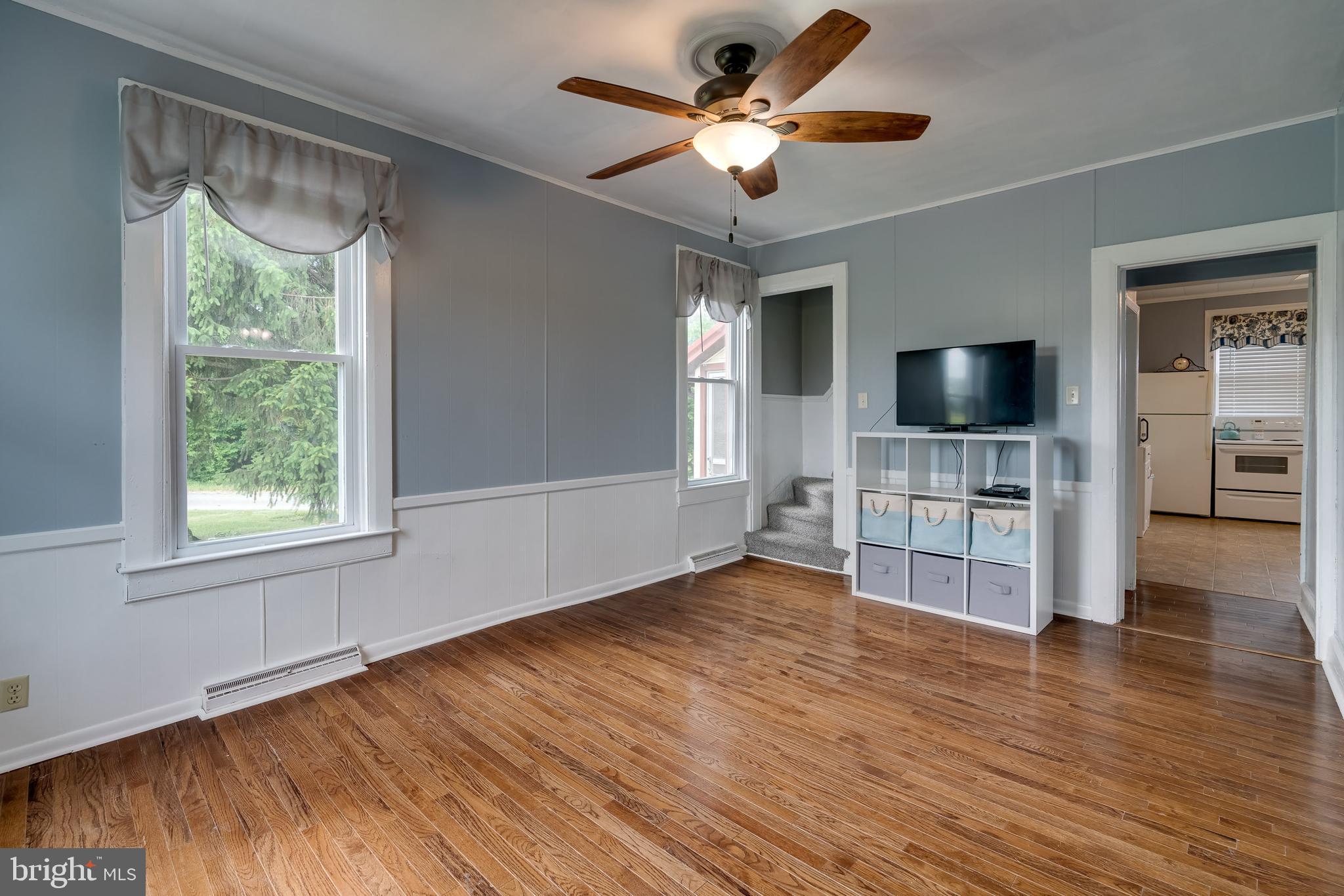 3085 Lewisberry Road York, PA 17404 - Photo 10 of 32 Main Floor living room