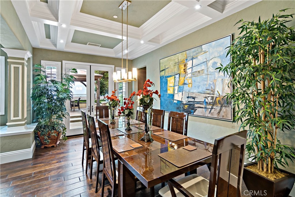689 Crystal Mountain Circle Riverside, CA 92506 - Photo 14 of 74 Dining Room