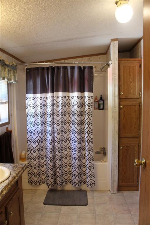 349 Country Lane Road Prospect, PA 16052 - Photo 18 of 25 a view of entryway