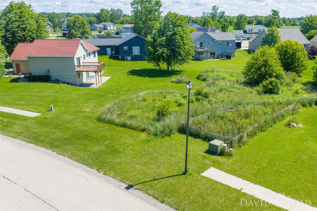 228 Chary Ridge Drive Kent City, MI 49330 - Photo 4 of 14