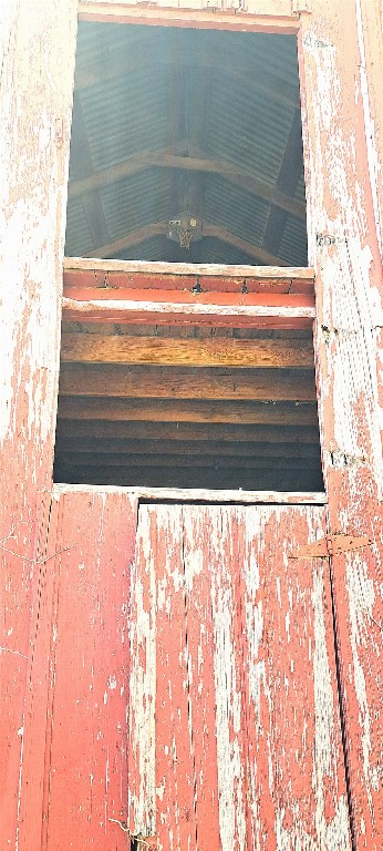 507 Sloan Street Taylor, TX 76574 - Photo 9 of 11 a view of entryway