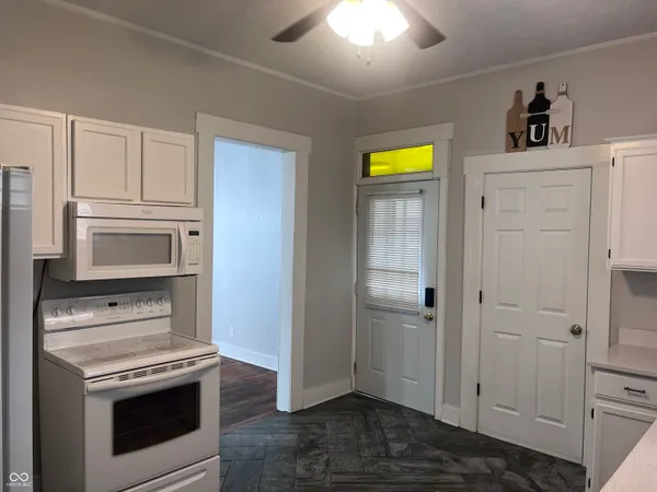 $1,950 | 2932 North Washington Boulevard, Indianapolis, IN 46205