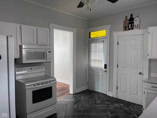 $1,950 | 2932 North Washington Boulevard, Indianapolis, IN 46205