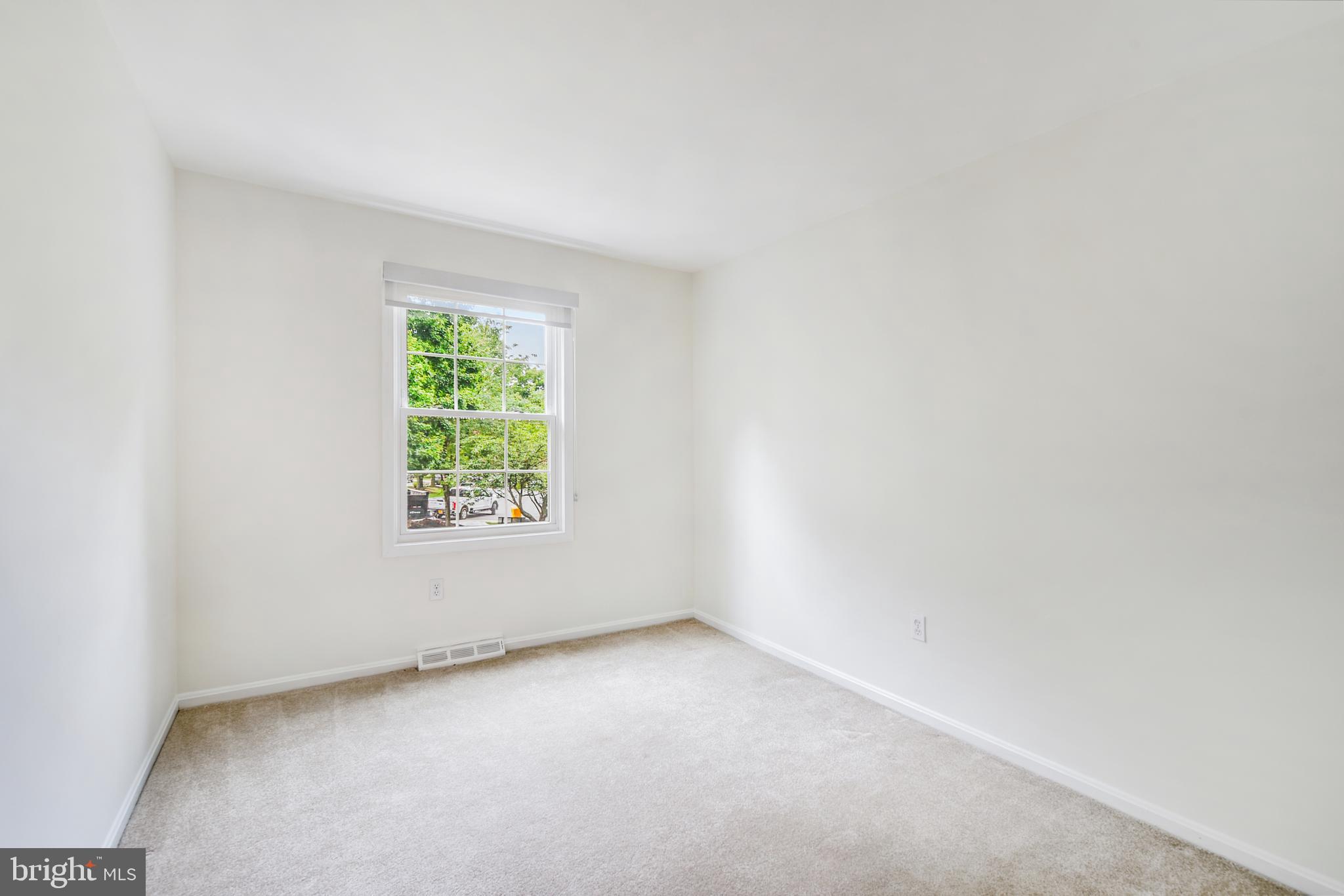 486 Colonial Ridge Lane Arnold, MD 21012 - Photo 17 of 28 Third Bedroom