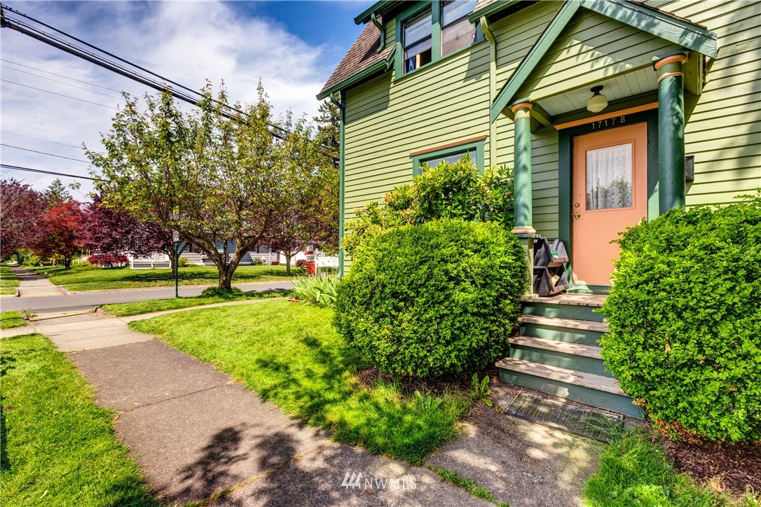1717 Monroe Street Bellingham, WA 98225 - Photo 20 of 37 a view of a pathway of a house