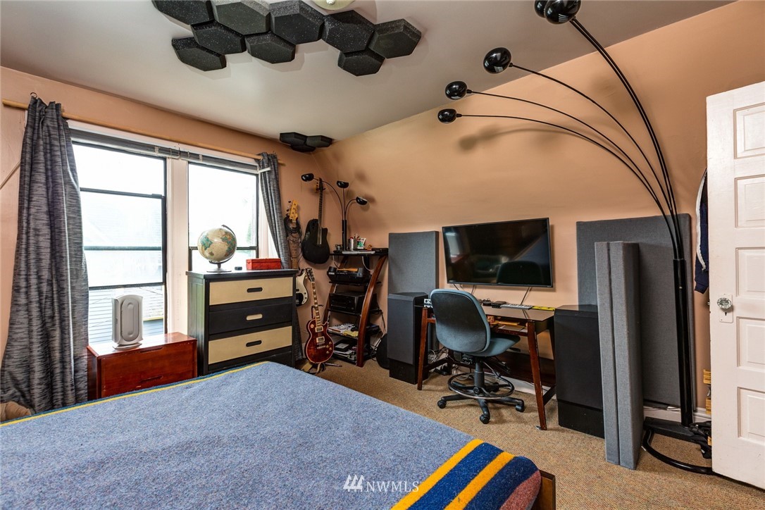 1717 Monroe Street Bellingham, WA 98225 - Photo 27 of 37 a view of a room with gym equipment