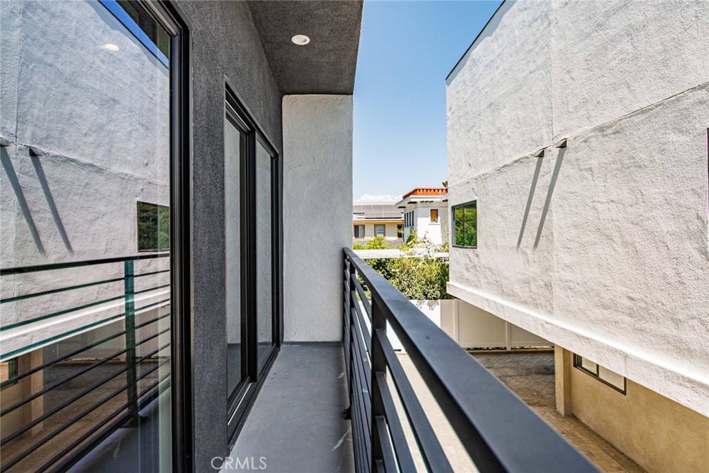 1859 1/2 South Crenshaw Boulevard, Unit 1/2 Los Angeles, CA 90019 - Photo 15 of 27