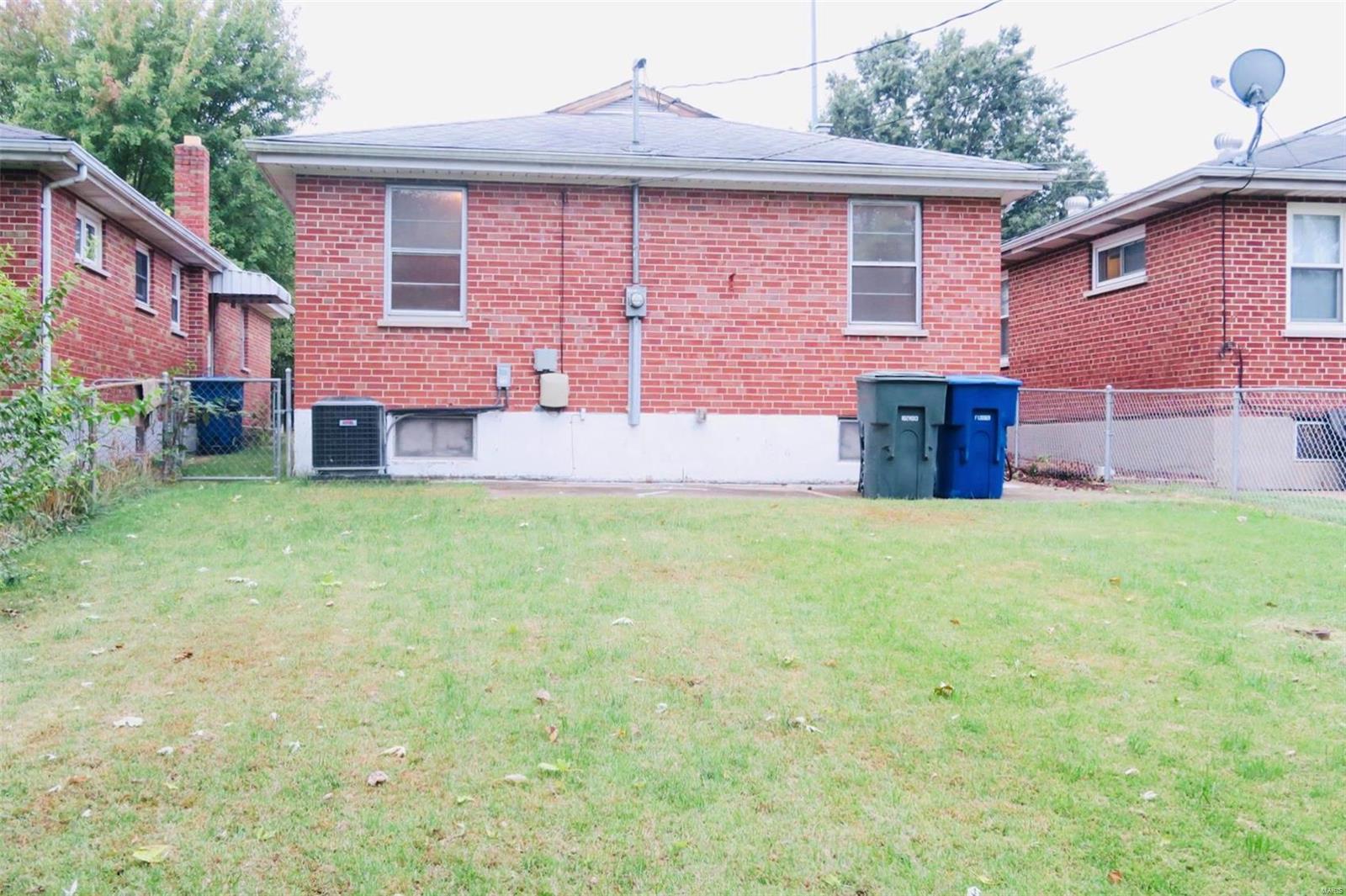 3935 Weber Road St. Louis, MO 63123 - Photo 2 of 16