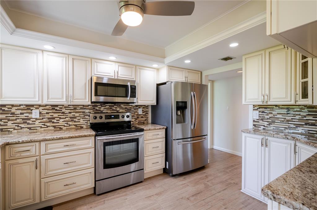 6267 Midnight Pass Road, Unit 306 Sarasota, FL 34242 - Photo 17 of 86