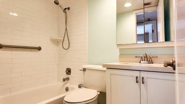 $1,800 | 4640 Lucerne Lakes Boulevard West, Unit 502, Lake Worth, FL 33467