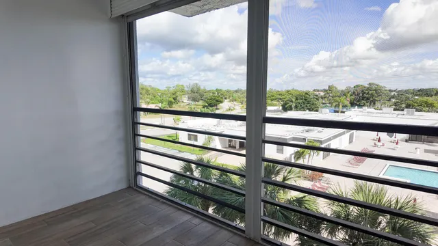 $1,800 | 4640 Lucerne Lakes Boulevard West, Unit 502, Lake Worth, FL 33467