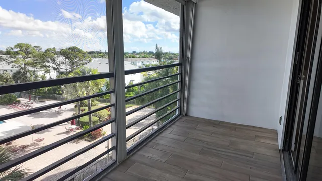 $1,800 | 4640 Lucerne Lakes Boulevard West, Unit 502, Lake Worth, FL 33467