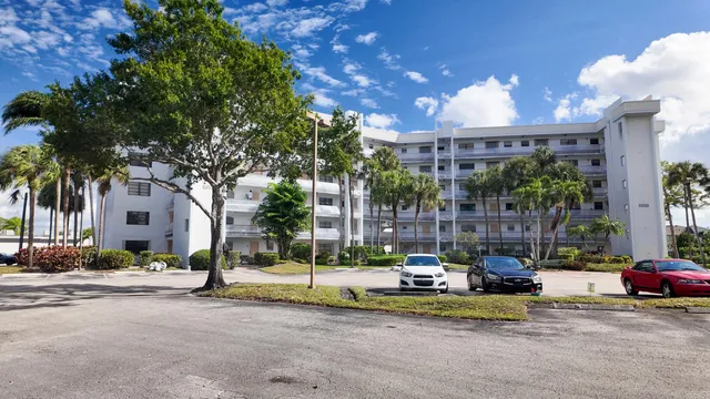 $1,800 | 4640 Lucerne Lakes Boulevard West, Unit 502, Lake Worth, FL 33467