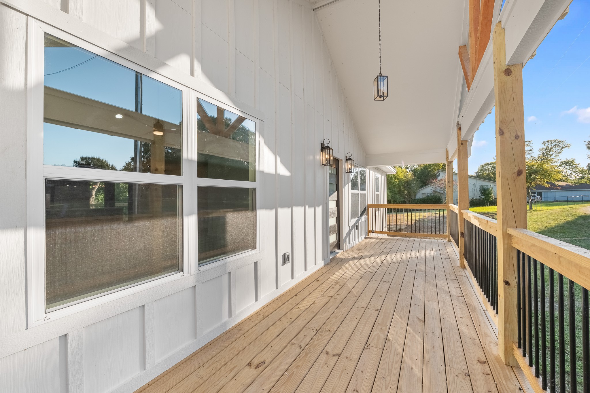 90 Cool Crest Point Blank, TX 77364 - Photo 35 of 40 a view of a balcony with wooden floor