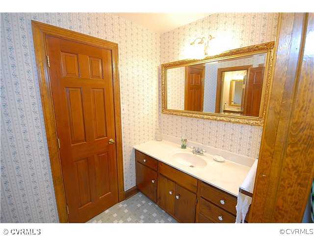 5319 Graymoss Road Richmond, VA 23234 - Photo 11 of 24 Master Bath