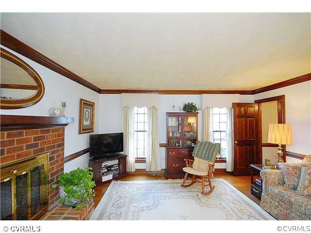 5319 Graymoss Road Richmond, VA 23234 - Photo 19 of 24 Den/Family/Great Room