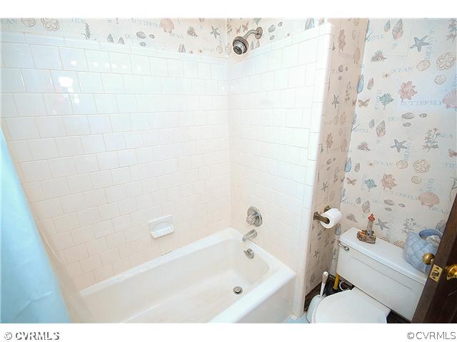 5319 Graymoss Road Richmond, VA 23234 - Photo 21 of 24 Bathroom